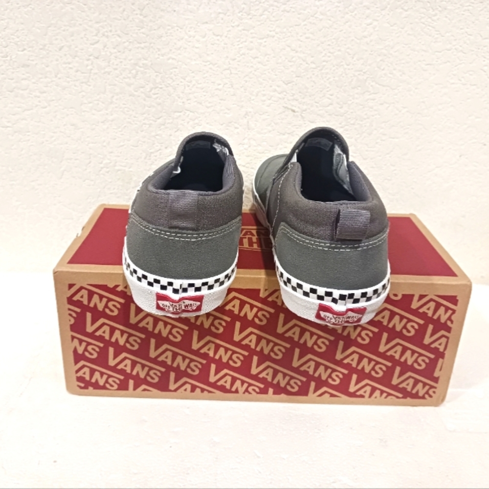 Vans - Picture 3 of 4